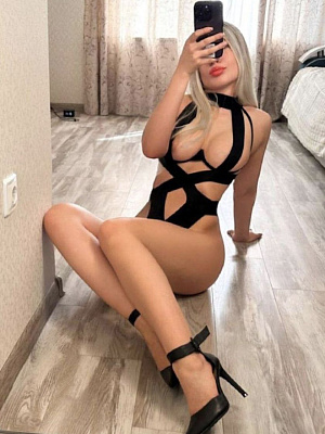 Алёна, 30 лет, грудь 2 размера, рост 158 см, вес 54 кг